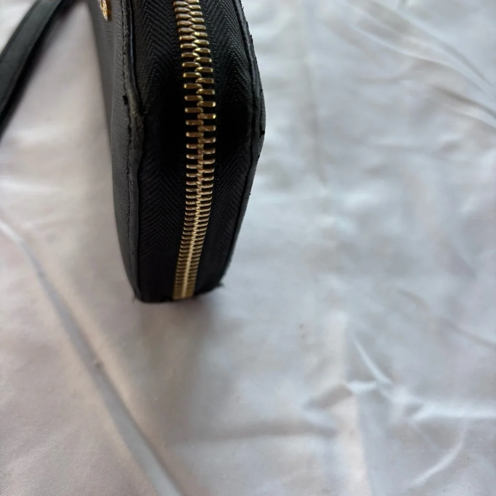 Michael Kors Black Wristlet‎ Wallet - Picture 3 of 9